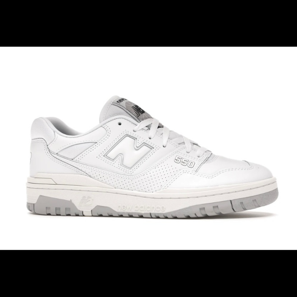 New Balance 550 size 5.5 Mens 7 Womans